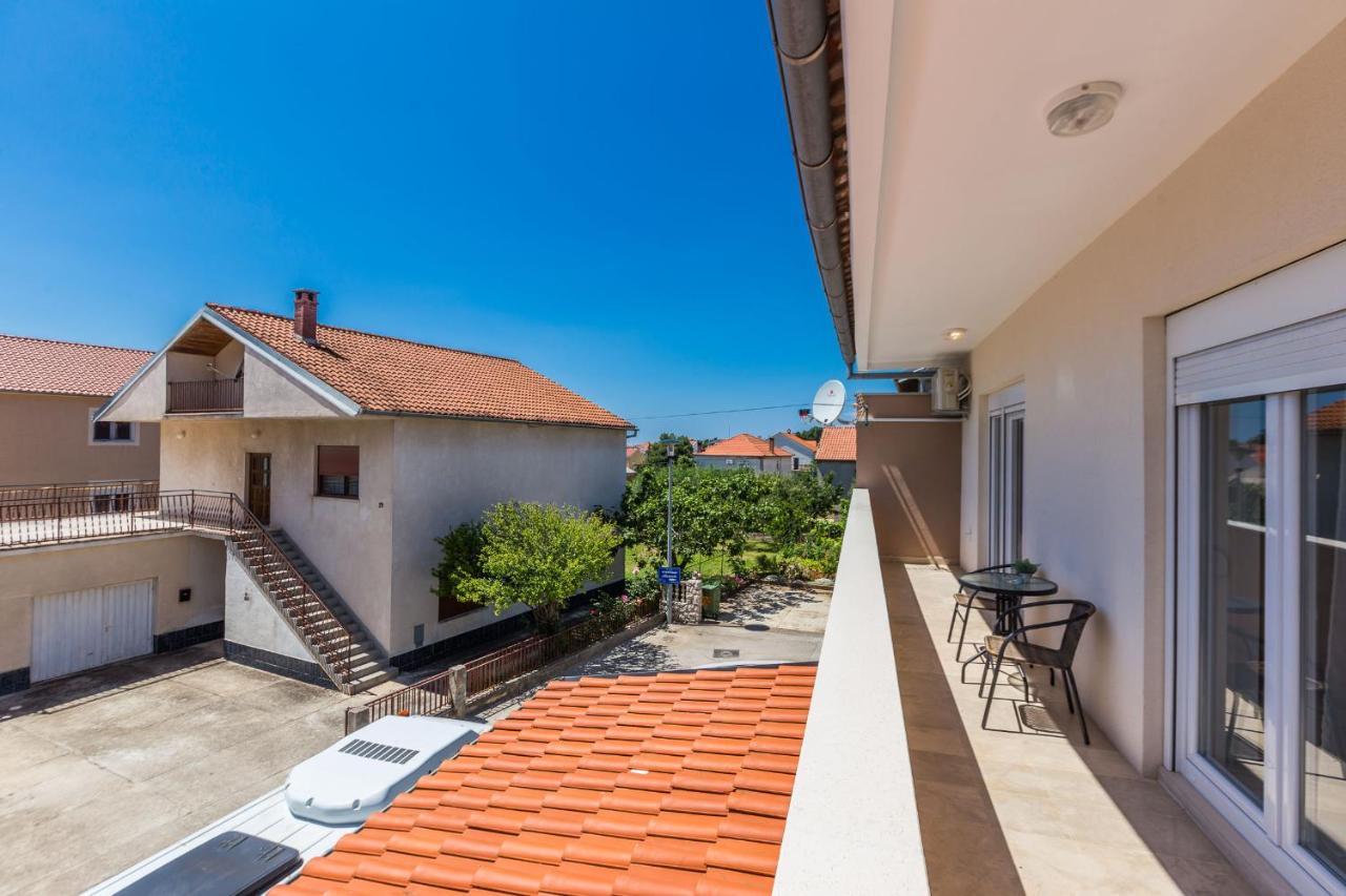 2Sis 2 Apartments Zadar Habitación foto